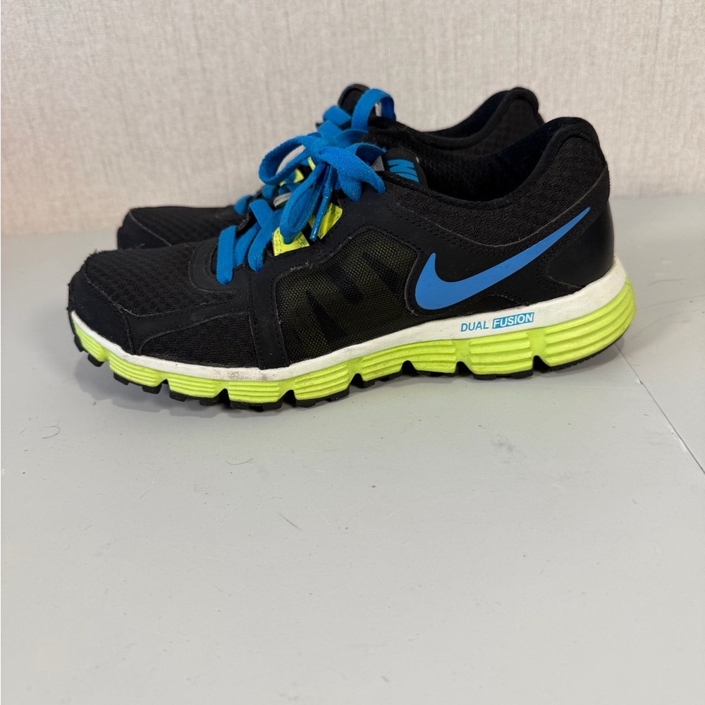 Nike Kids Black and Neon Green Sneakers - Picture 3 of 13